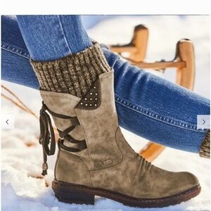 NEW NEVER WIRN WOMENS size 11 Tan Boots